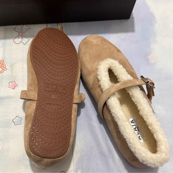 Alaia Fleece-Lined Mary Jane Shoes - Picture 3 of 7